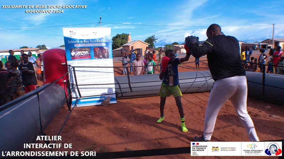 Activités interactives menées sur l'esplanade du Bureau d'arrondissement de SORI